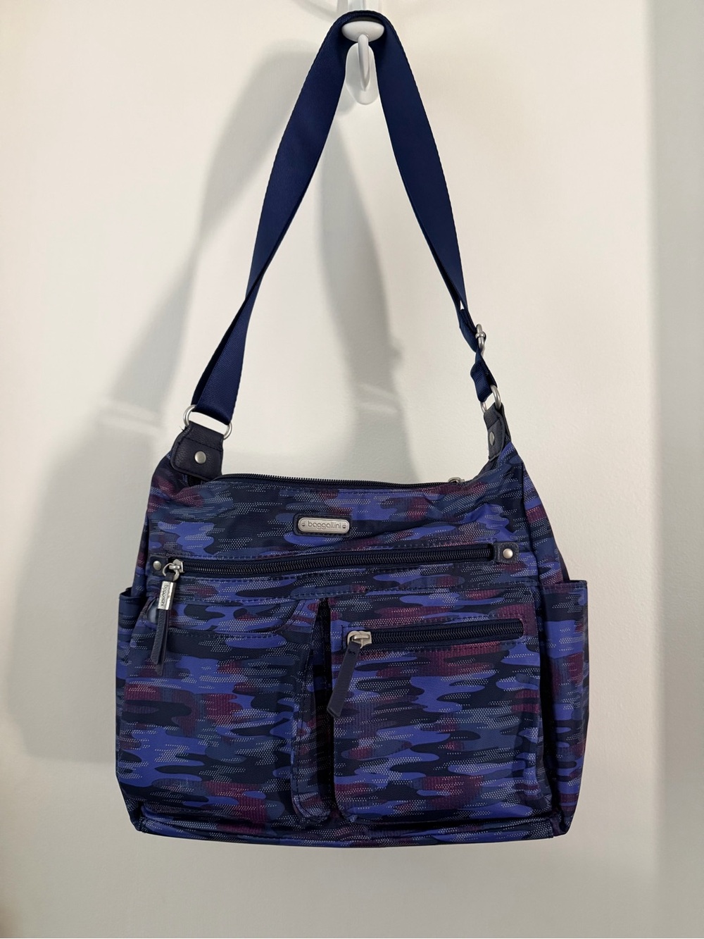 Baggallini Navy and Purple Camo Crossbody Shoulder Bag - Like New